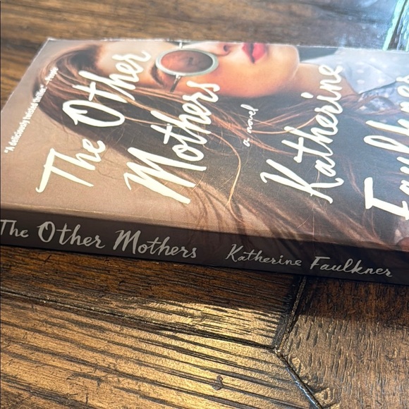 The Other Mothers by Katherine Faulkner Book - Picture 4 of 5